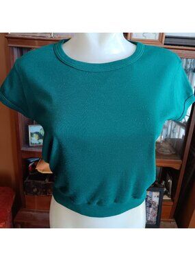 1980s Green T-shirt Knit True Vintage Medium Disco Cropped Indy Shirt Knit